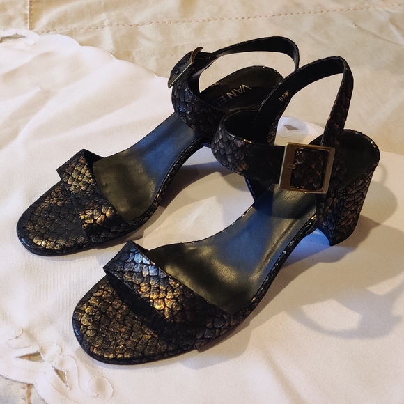 VANEli faux Snakeskin Heels. - Picture 3 of 3